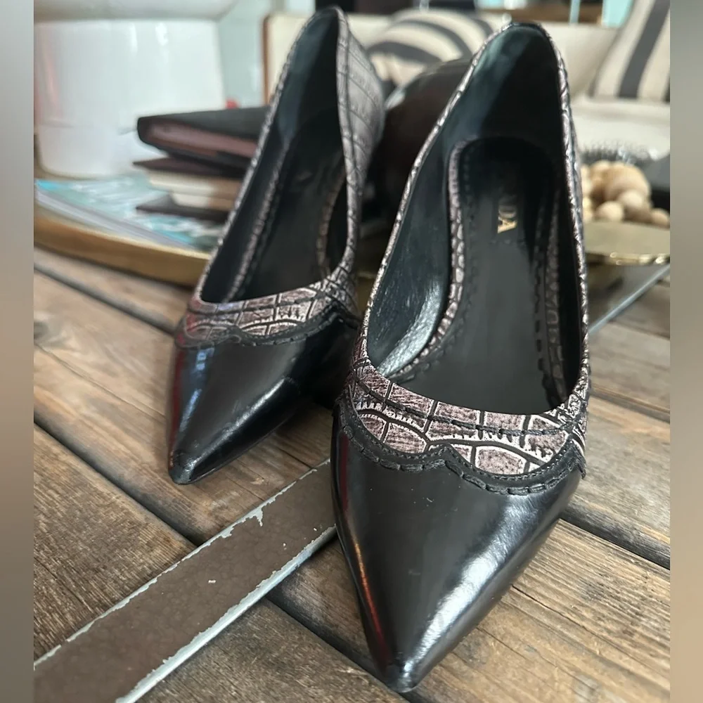 Prada two tone kitten heel - Picture 6 of 12